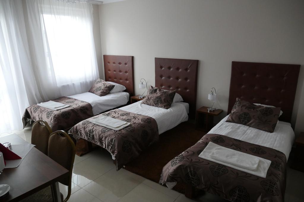 Belweder Aparthotel Porosly Room photo
