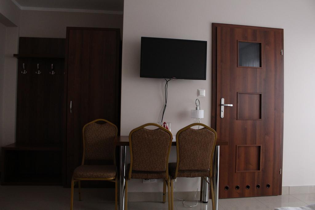 Belweder Aparthotel Porosly Room photo
