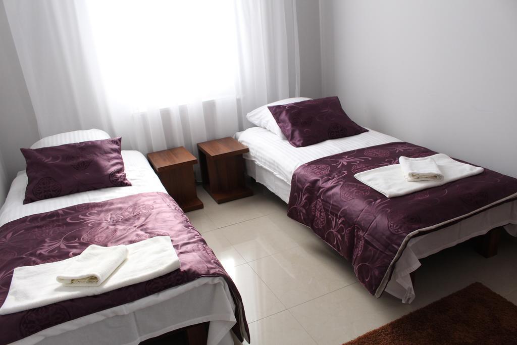 Belweder Aparthotel Porosly Room photo